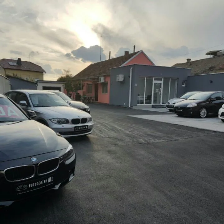 Autocentar ML: vozila ispred našeg prostora u Dugoj ulici 57b, Vinkovci